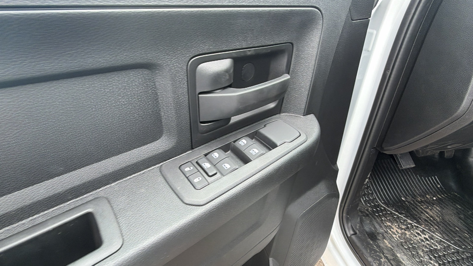 New 2026 RAM 2500 Tradesman w/ Chrome Appearance Group AWD/4WD image 15