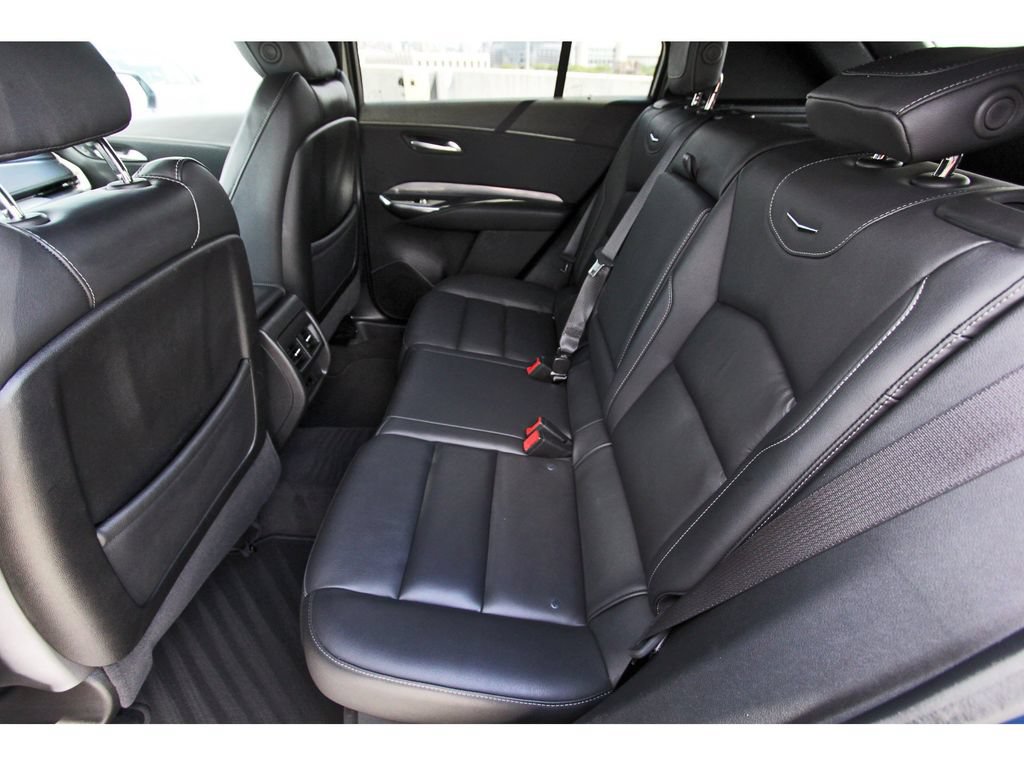 Used 2025 Cadillac XT4 Premium Luxury FWD image 7
