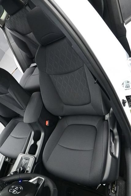 New 2026 Toyota Corolla Cross LE FWD image 9