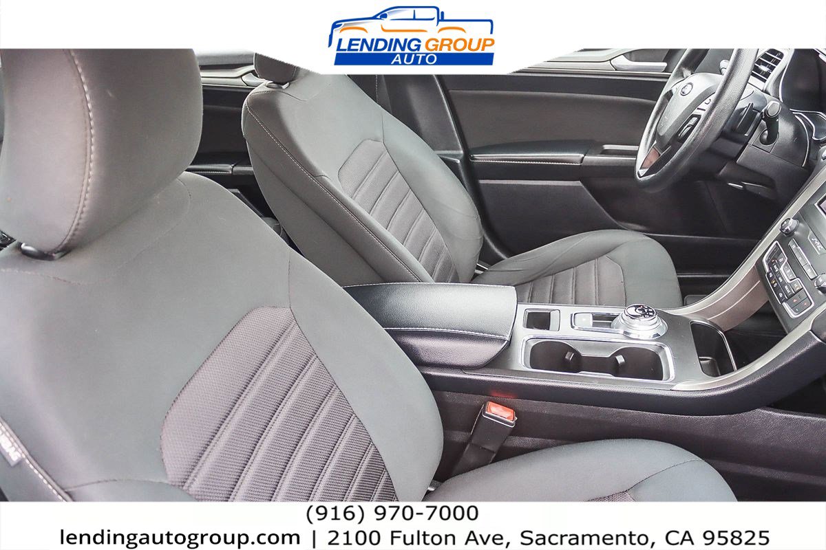 Used 2019 Ford Fusion SE image 16