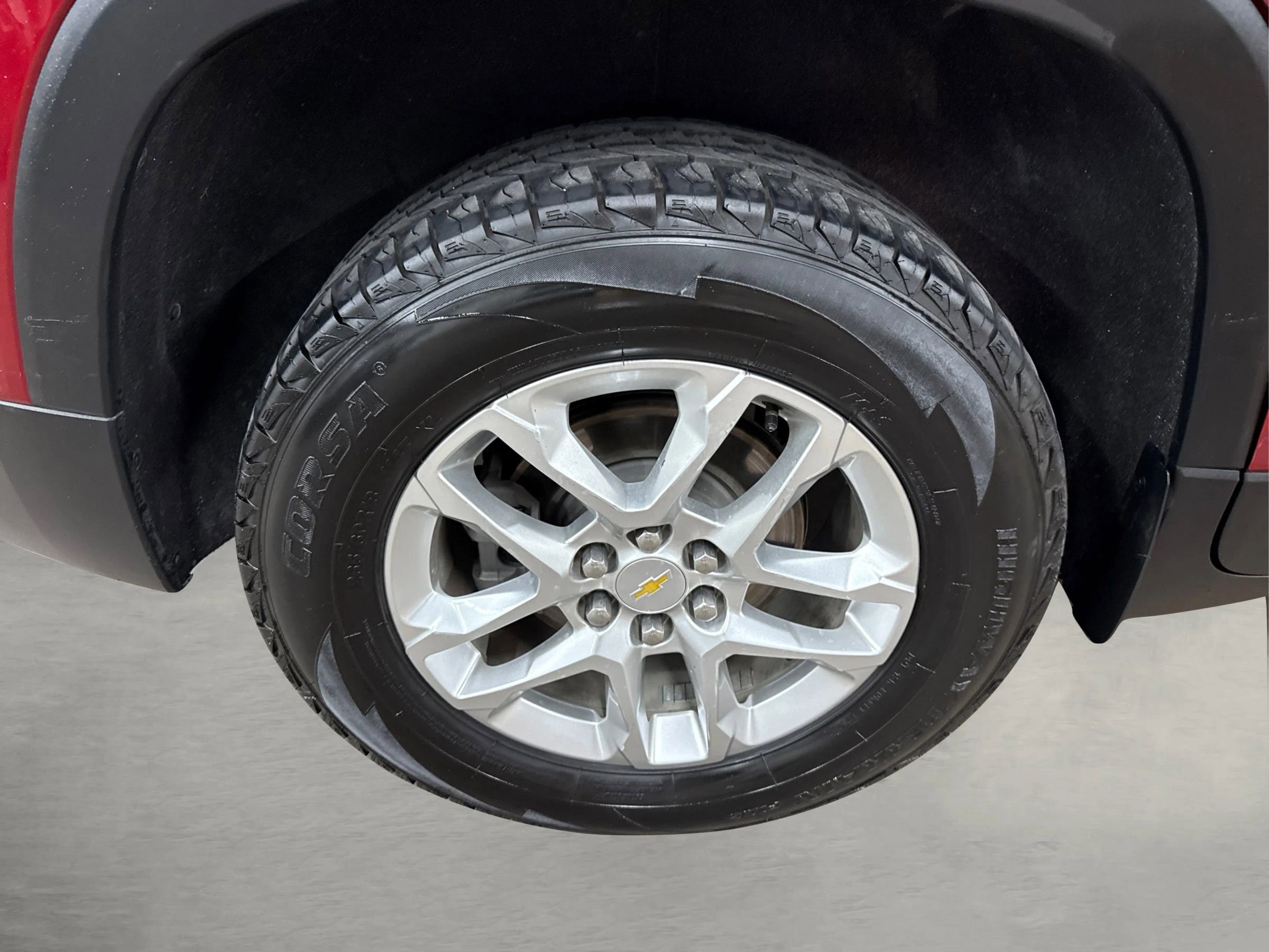 Used 2021 Chevrolet Traverse LT image 15