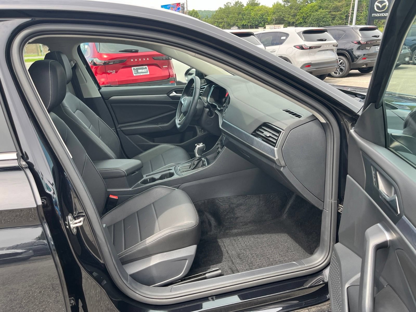Used 2023 Volkswagen Jetta SE w/ Panoramic Sunroof Package FWD image 34