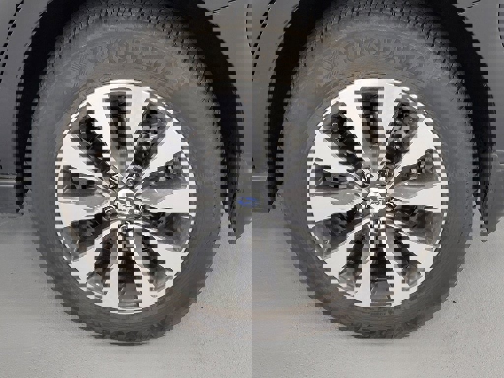 Used 2025 Subaru Outback Limited image 11