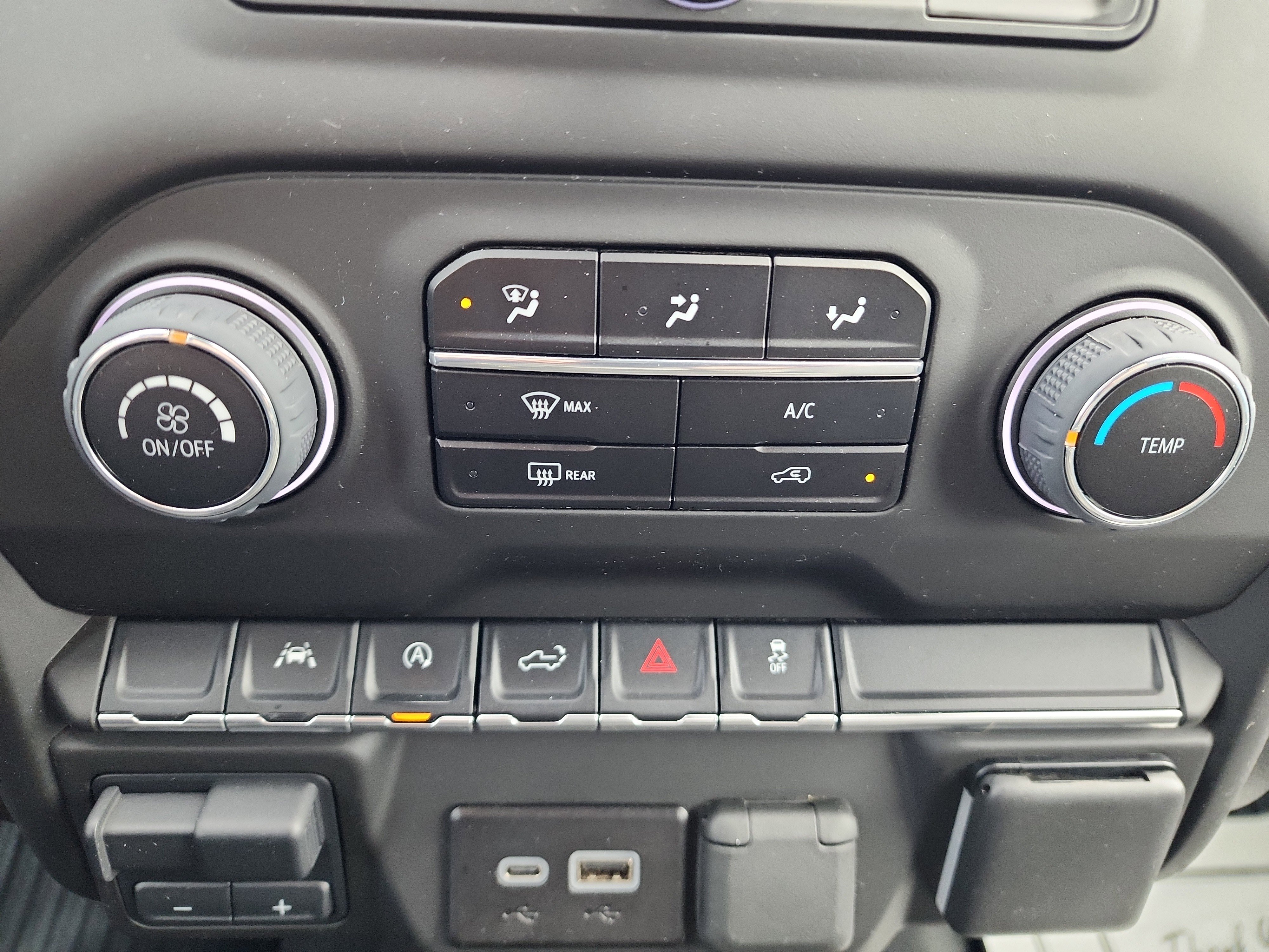 Used 2024 Chevrolet Silverado 1500 Custom image 17