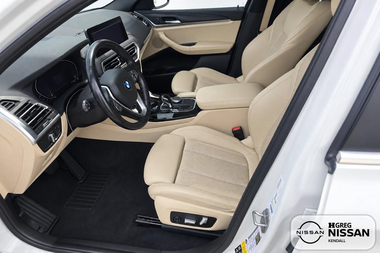 Used 2022 BMW X4 xDrive30i w/ Parking Assistance Package AWD/4WD image 7