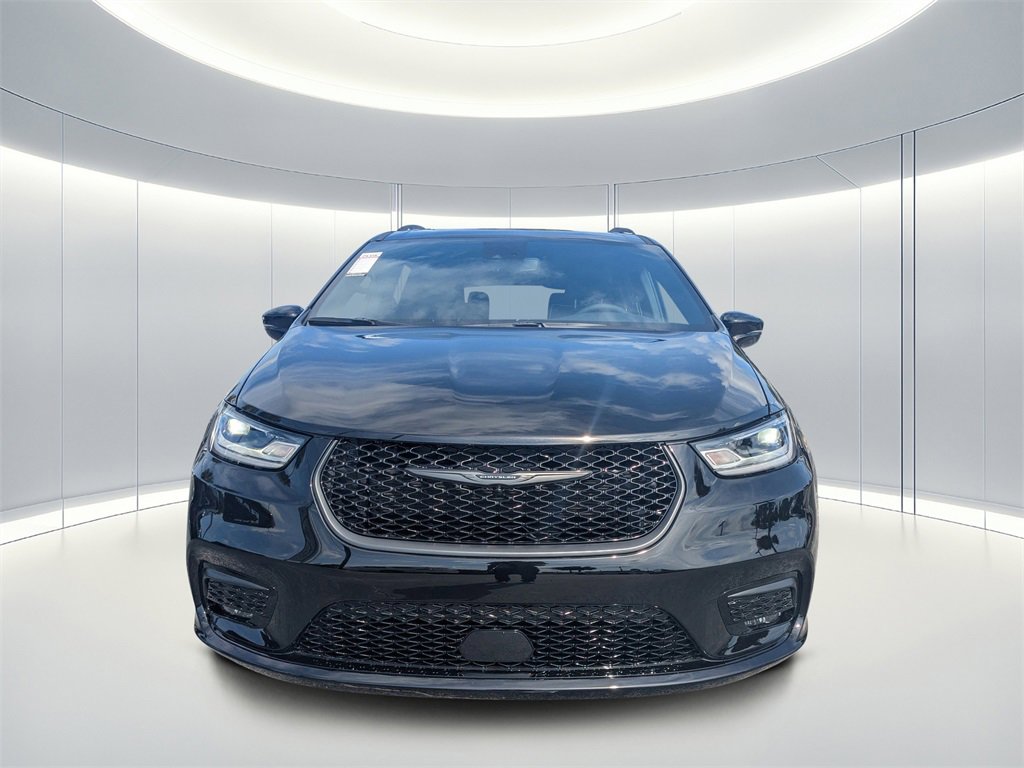 New 2026 Chrysler Pacifica Limited image 9