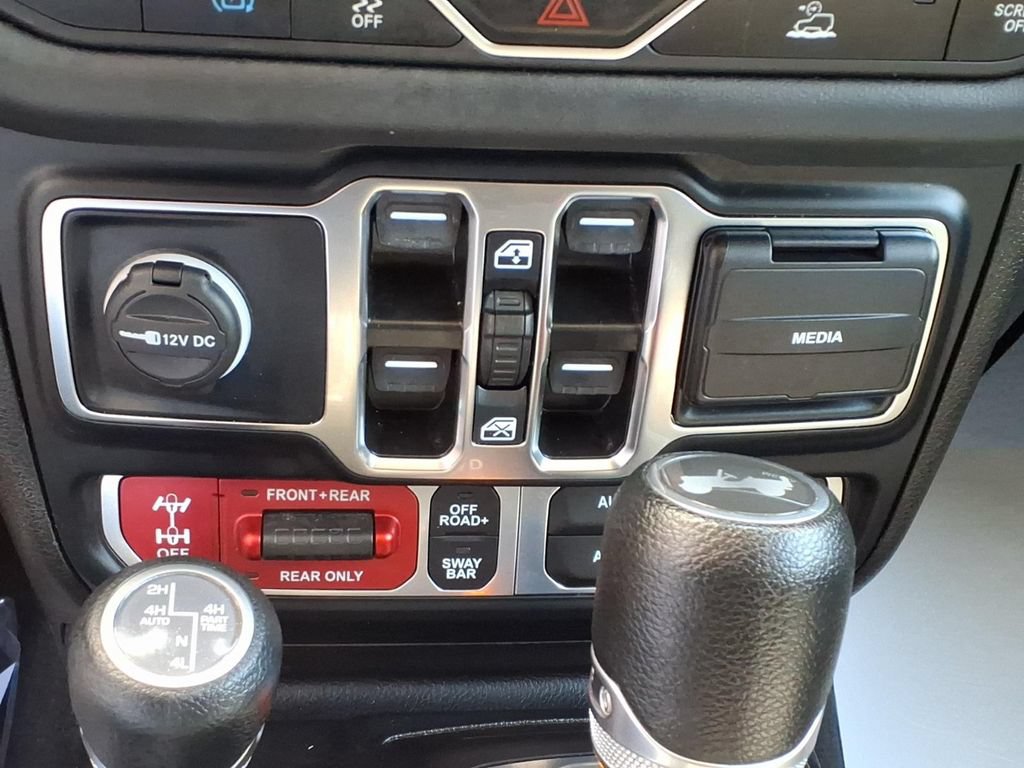 Used 2024 Jeep Wrangler Unlimited Rubicon 4xe AWD/4WD image 25