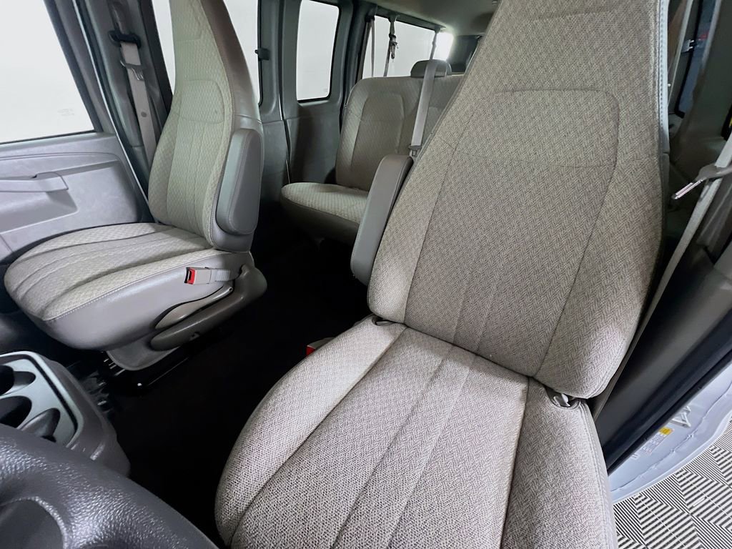 Used 2025 Chevrolet Express 3500 LT w/ LT Preferred Equipment Group RWD image 19