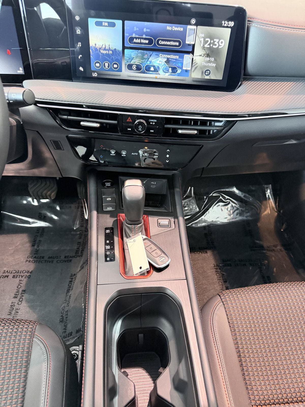 Used 2025 Nissan Kicks SR AWD/4WD image 40