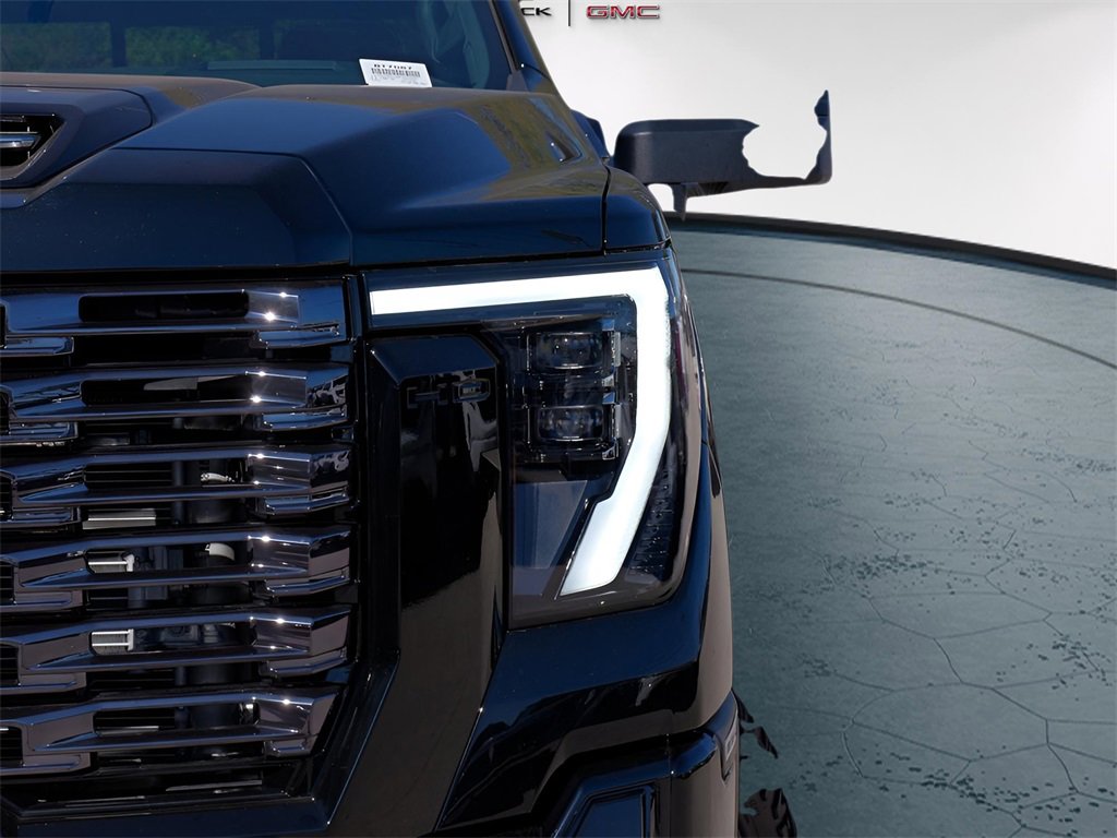 New 2025 GMC Sierra 3500 Denali Ultimate image 3