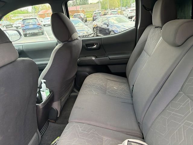 Used 2016 Toyota Tacoma TRD Sport w/ Towing Package image 13