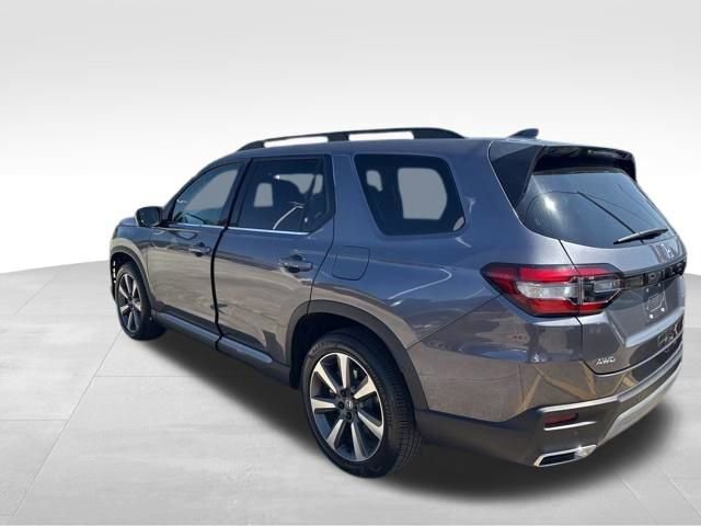 Used 2025 Honda Pilot Elite image 9