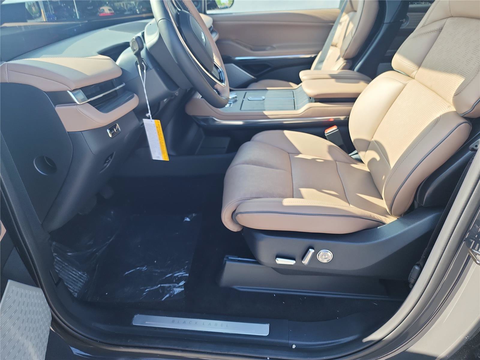 New 2027 Lincoln Navigator Black Label AWD/4WD image 13
