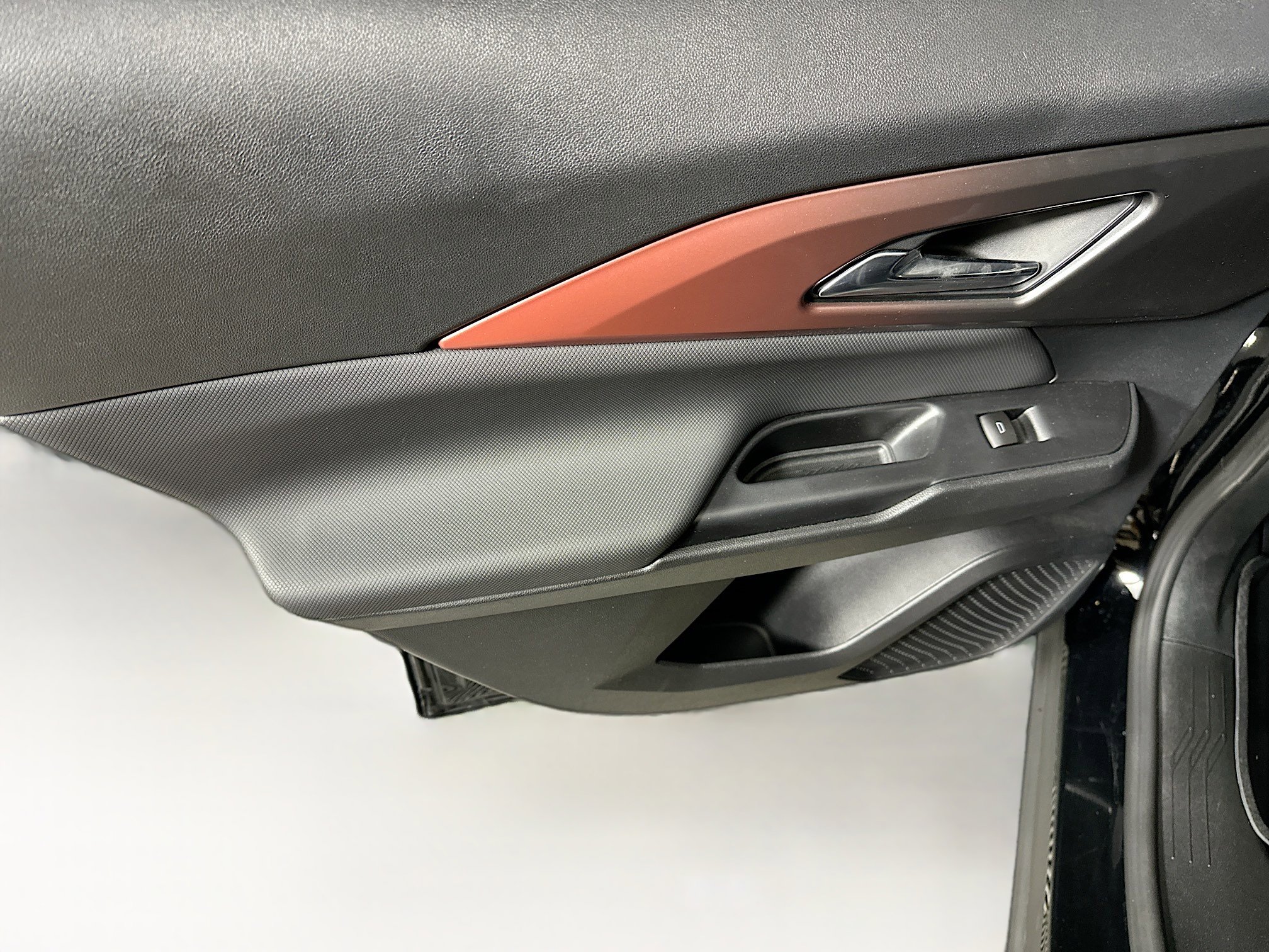 Used 2025 Chevrolet Equinox EV RS FWD image 25