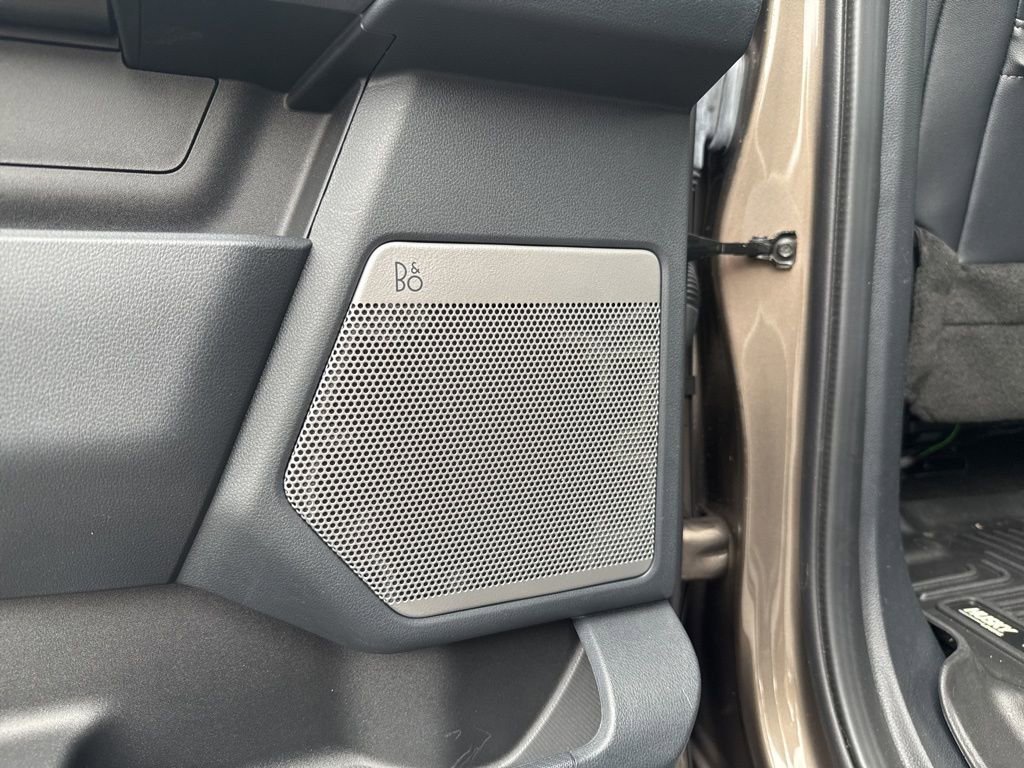 Used 2022 Ford F150 Lightning Lariat image 52