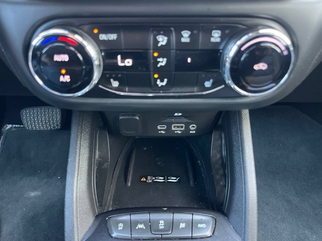 Used 2021 Chevrolet TrailBlazer ACTIV w/ Technology Package AWD/4WD image 17
