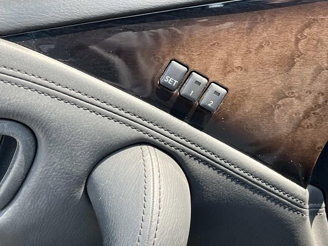 Used 2012 INFINITI QX56 2WD w/ Deluxe Touring Pkg image 31