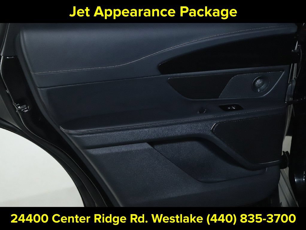 Certified 2025 Lincoln Nautilus Reserve w/ Jet Appearance Package AWD/4WD image 13