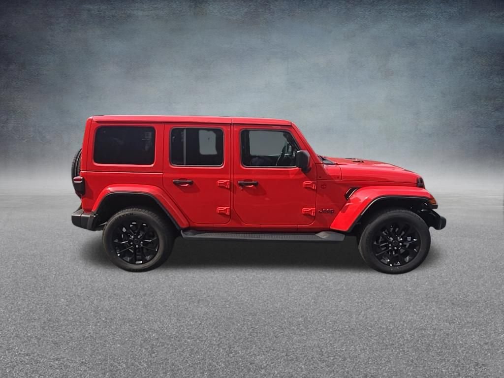 Used 2025 Jeep Wrangler Unlimited Sahara AWD/4WD image 11