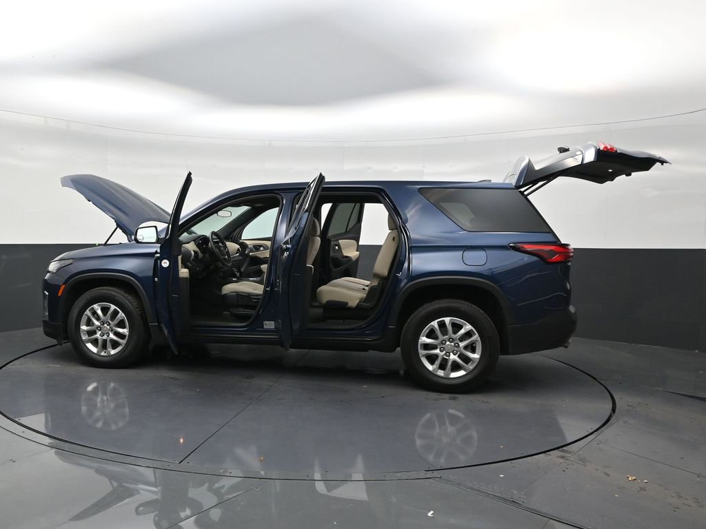 Used 2023 Chevrolet Traverse LS FWD image 30