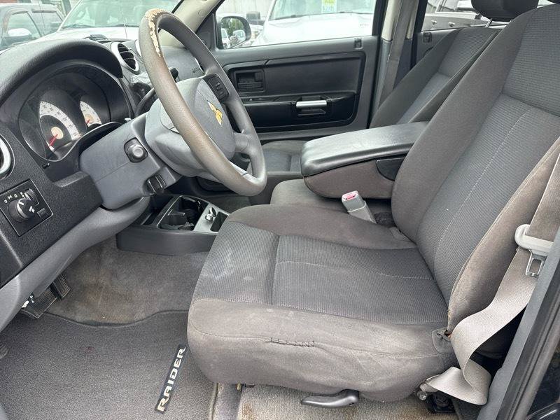 Used 2006 Mitsubishi Raider LS RWD image 8