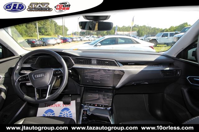 Used 2022 Audi e-tron Premium Plus w/ Premium Plus Package AWD/4WD image 20