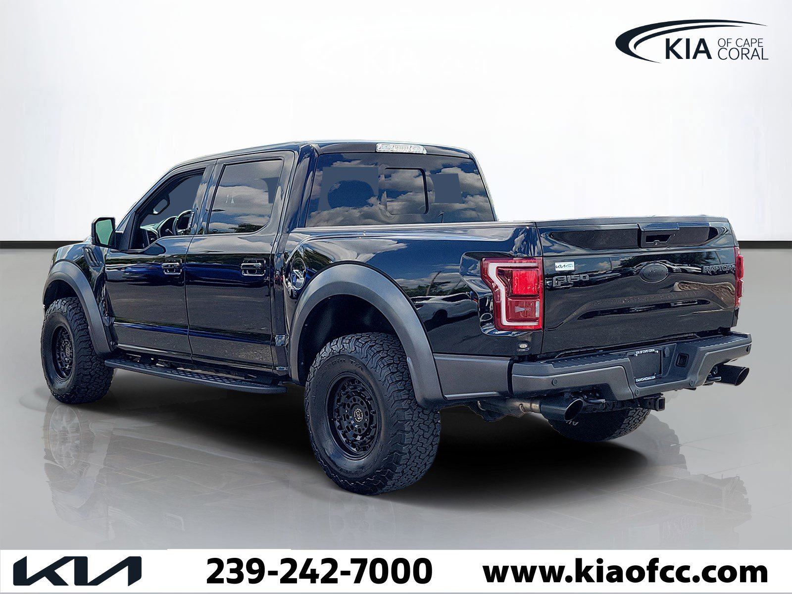 Used 2017 Ford F150 Raptor w/ Equipment Group 802A Luxury AWD/4WD image 4