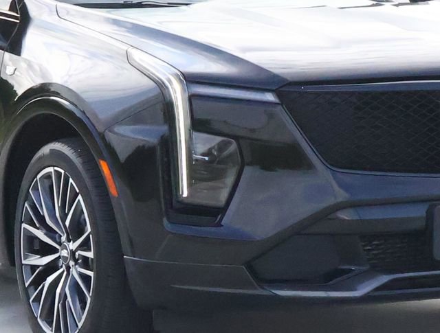 Used 2024 Cadillac XT4 Sport FWD image 7