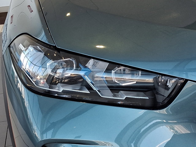 Certified 2026 BMW X5 xDrive50e w/ Premium Package image 9