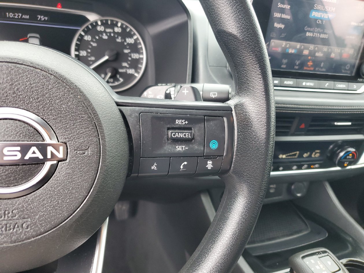 Used 2024 Nissan Rogue SV FWD image 25