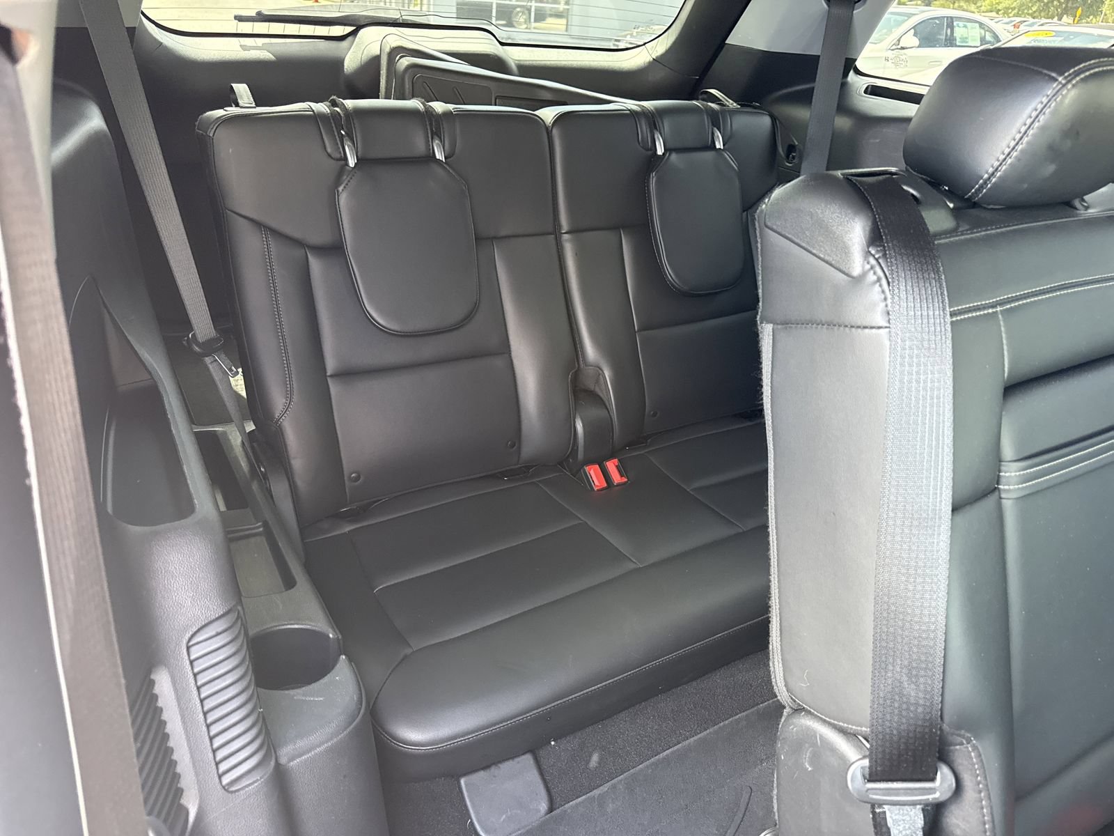 Used 2024 Ford Explorer XLT w/ Equipment Group 202A RWD image 30