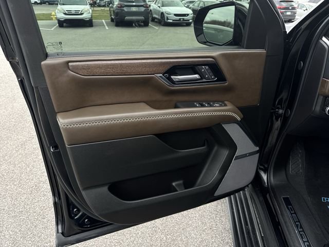 Used 2025 GMC Yukon Denali Ultimate w/ LPO, Floor Liner Package image 23