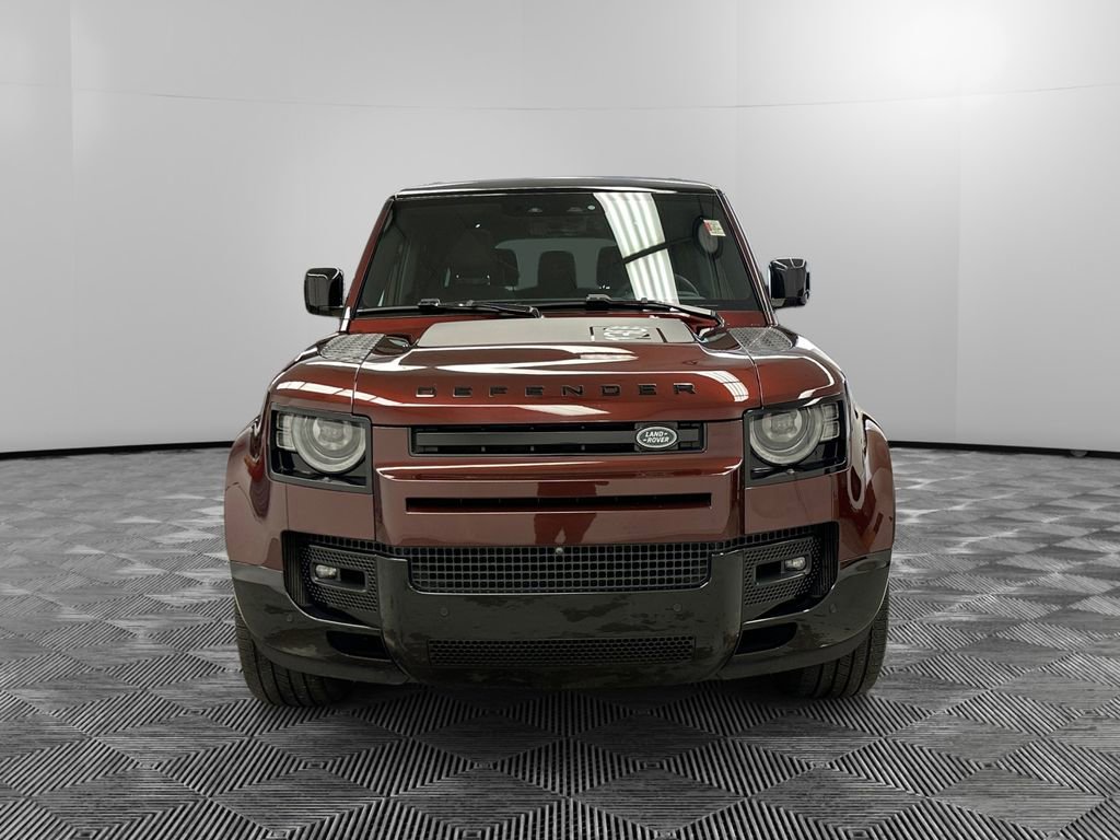 Used 2024 Land Rover Defender 130 X-Dynamic SE image 7