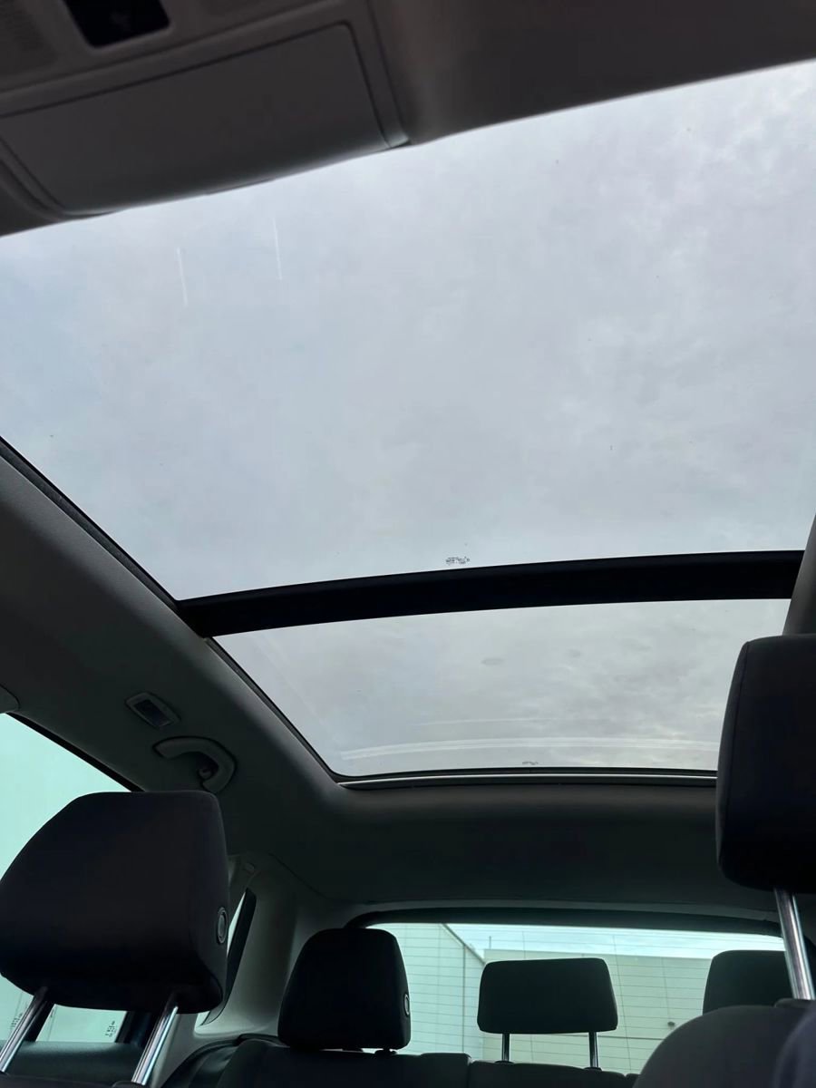 Used 2013 Volkswagen Tiguan S image 16