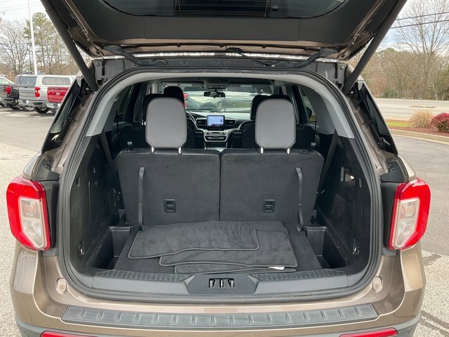 Used 2021 Ford Explorer XLT w/ Equipment Group 202A image 17