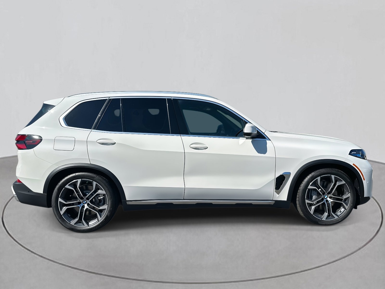 New 2026 BMW X5 xDrive50e w/ Climate Comfort Package image 6