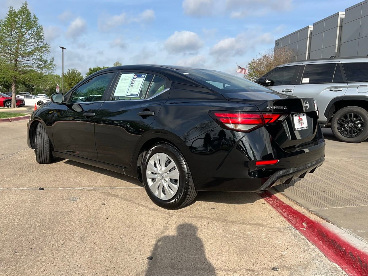Used 2025 Nissan Sentra S image 8