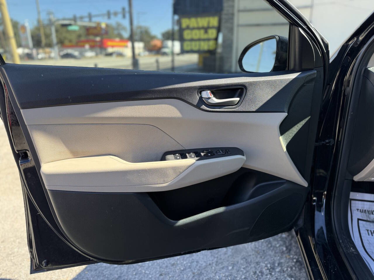 Used 2019 Hyundai Accent SE FWD image 10