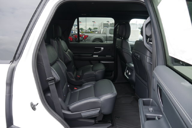 New 2027 Ford Expedition Platinum w/ Stealth Performance Package AWD/4WD image 29