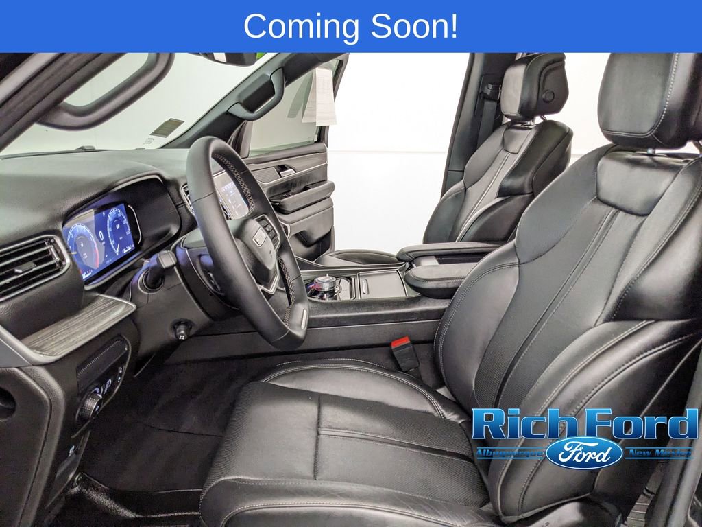Used 2024 Jeep Wagoneer L Series III w/ Premium Group I AWD/4WD image 16