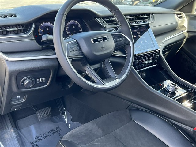 Used 2023 Jeep Grand Cherokee L Laredo image 18