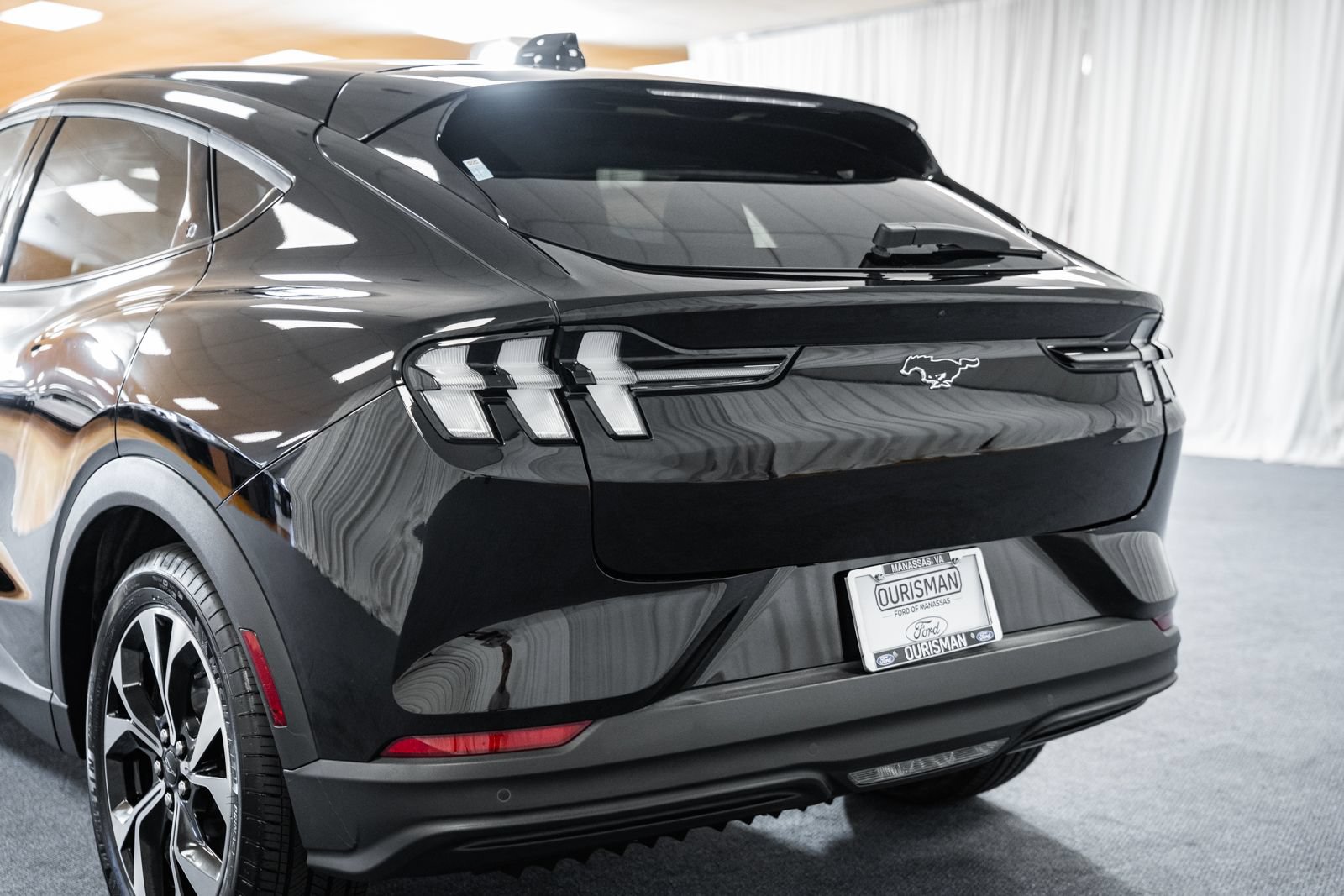 Used 2025 Ford Mustang Mach-E Select AWD/4WD image 6