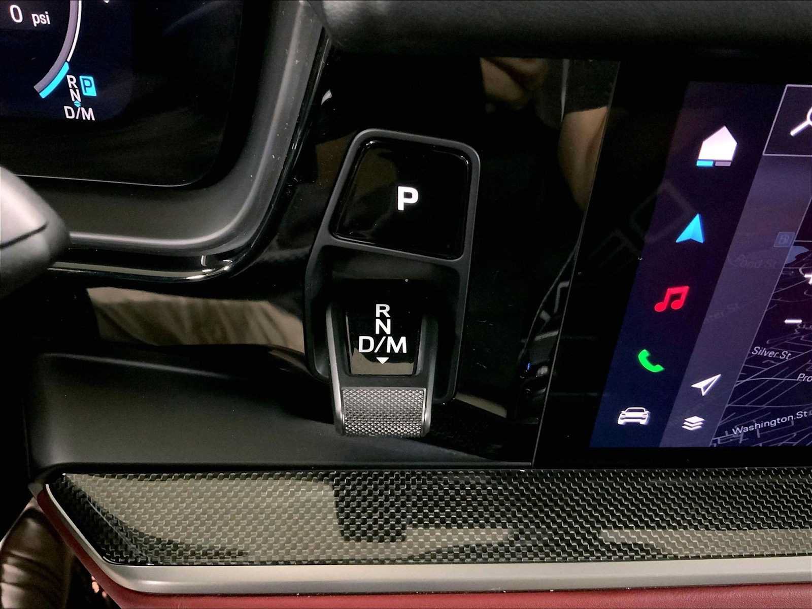 Certified 2025 Porsche Cayenne Turbo AWD/4WD image 17
