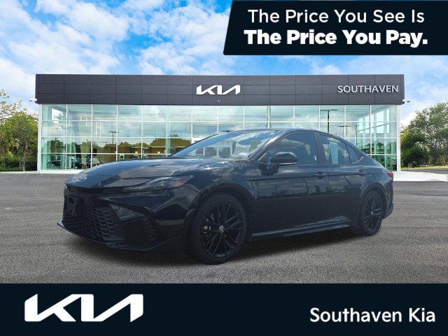 Used 2025 Toyota Camry SE FWD image 1