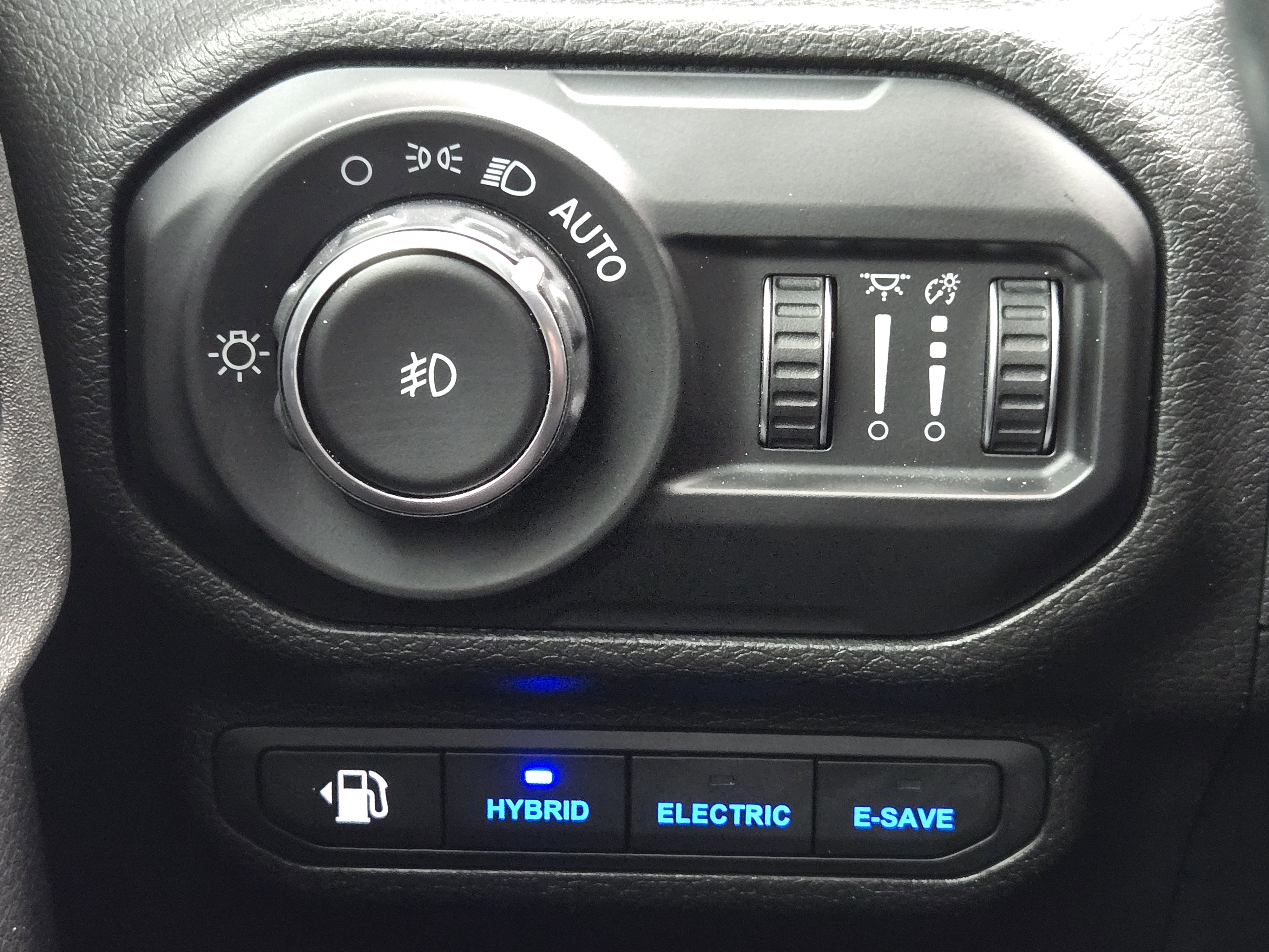 Used 2021 Jeep Wrangler Unlimited Sahara image 25