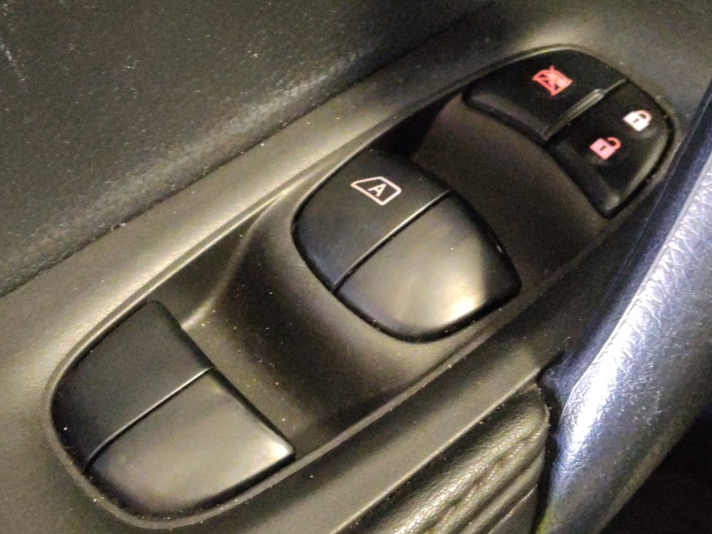Used 2020 Nissan Rogue Sport S FWD image 27