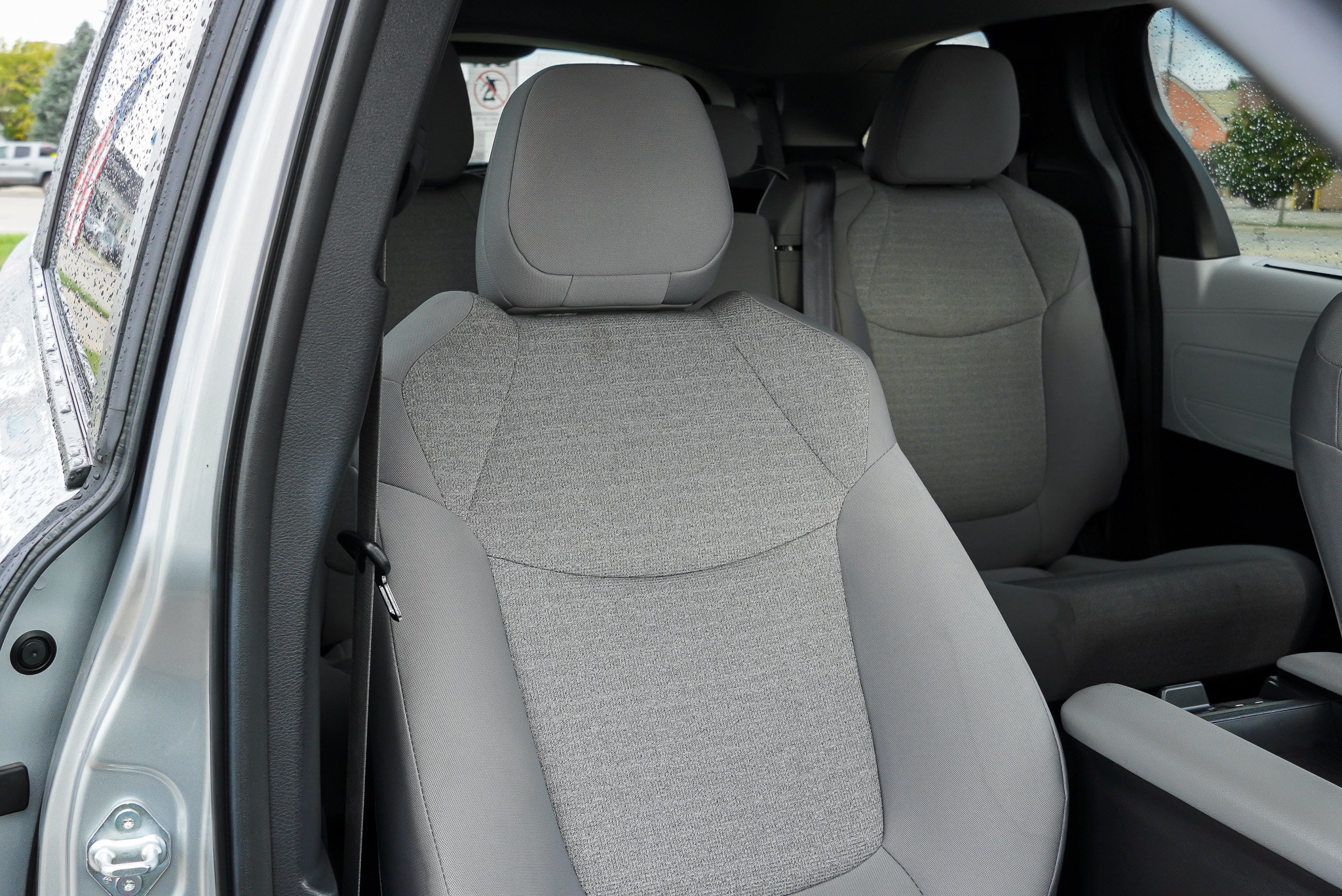 Certified 2025 Toyota Sienna LE AWD/4WD image 22