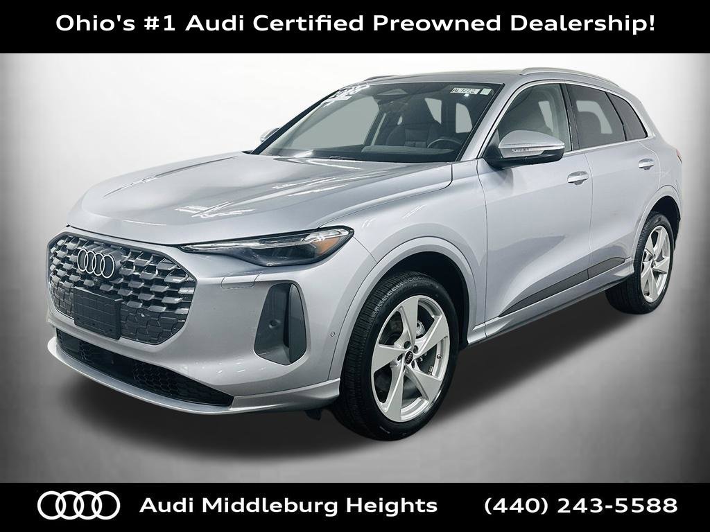 Certified 2025 Audi Q5 Premium AWD/4WD image 3