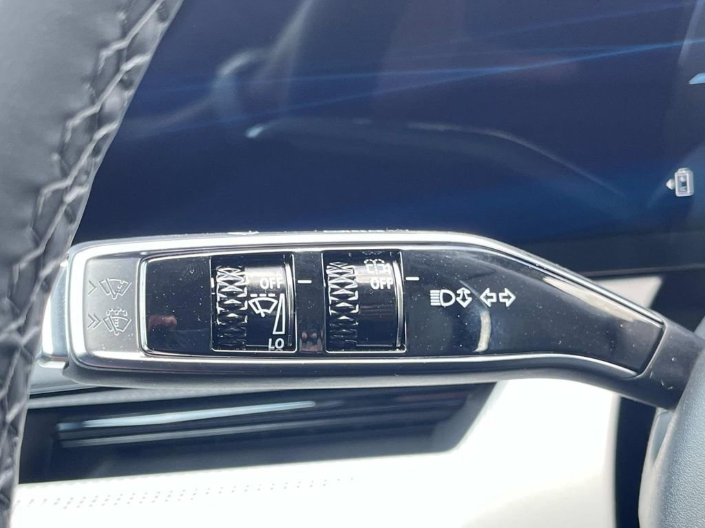 New 2025 Cadillac Optiq Sport 1 image 30