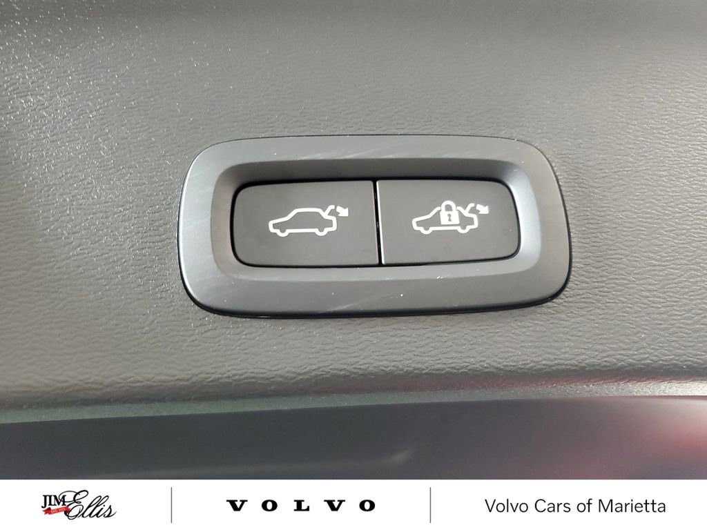 Used 2026 Volvo XC40 B5 Core w/ Climate Package image 11